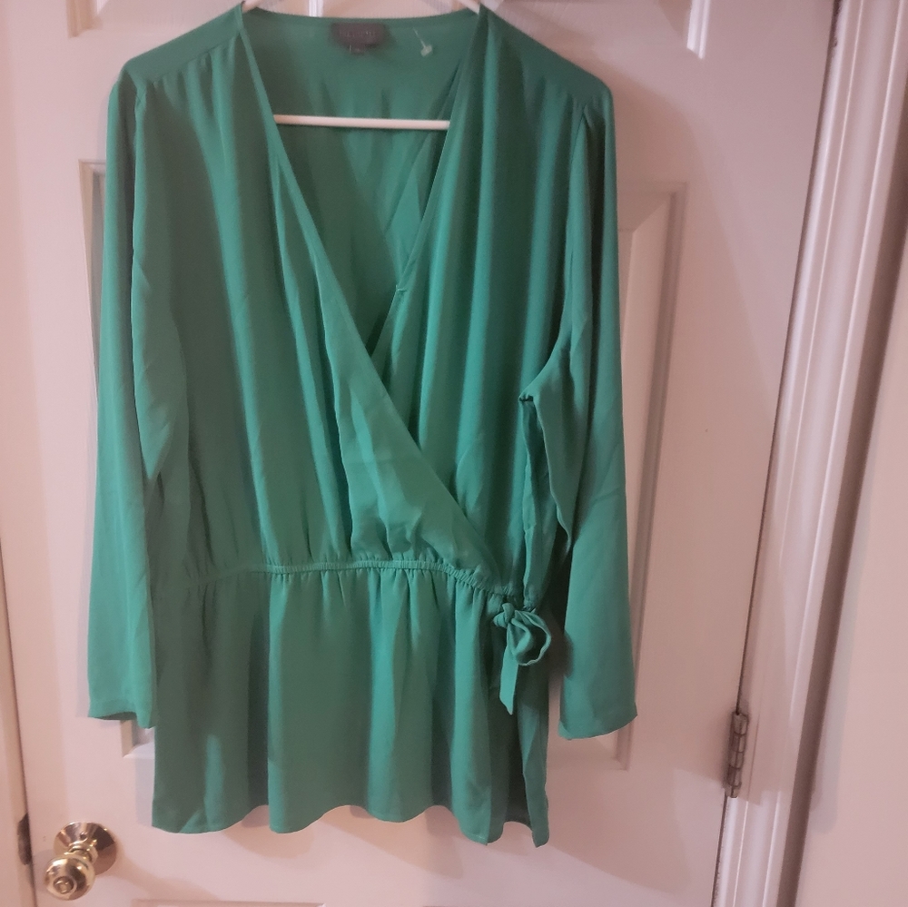 Green side tie top